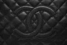 Load image into Gallery viewer, CHANEL シャネル チェーントートバッグ GST ブラック キャビアスキン A50995 ココマーク ブラック ゴールド金具 美品 中古 4b011231
