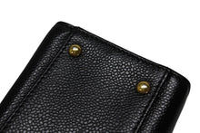 Load image into Gallery viewer, CHANEL シャネル チェーン トートバッグ ブラック キャビアスキン 5番台 ココマーク ロゴ ゴールド金具 美品 中古 4b011232
