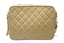 Load image into Gallery viewer, CHANEL シャネル マトラッセ 23 フリンジ チェーンショルダーバッグ イエロー ベージュ ラムスキン ゴールド金具 美品 中古 4b011240