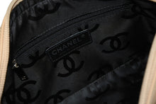 Load image into Gallery viewer, 極美品 CHANEL シャネル カンボンライン ボーリングバッグ ワンショルダーバッグ 9番台 ココマーク ベージュ ブラック 中古 4b011248