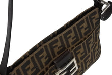 Load image into Gallery viewer, FENDI フェンディ マンマバケット ハンドバッグ 26566 ズッカ柄 ブラウン レザー ナイロンキャンバス シルバー金具 美品 中古 4c011260
