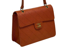 Load image into Gallery viewer, CHANEL シャネル ワンショルダーバッグ 5番台 キャビアスキン ココマーク オレンジ ゴールド金具 美品 中古 4b011267