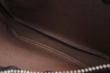 Load image into Gallery viewer, 極美品 LOUIS VUITTON ルイヴィトン ポシェット アクセソワール アクセサリーポーチ M51980 モノグラム ブラウン レザー PVC 中古 4b011270