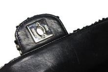 Load image into Gallery viewer, 極美品 CHANEL シャネル イーストウェスト シングル ワンショルダーバッグ 7番台 ブラック ホワイト ベージュ ツイード シルバー金具 中古 4b011273