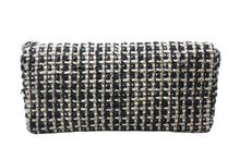 Load image into Gallery viewer, 極美品 CHANEL シャネル イーストウェスト シングル ワンショルダーバッグ 7番台 ブラック ホワイト ベージュ ツイード シルバー金具 中古 4b011273