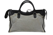 Load image into Gallery viewer, BALENCIAGA バレンシアガ Giant City ジャイアント シティ 2WAYバッグ 173084 ホワイト ブラック シルバー金具 美品 中古 4b011274