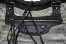Load image into Gallery viewer, BALENCIAGA バレンシアガ Giant City ジャイアント シティ 2WAYバッグ 173084 ホワイト ブラック シルバー金具 美品 中古 4b011274