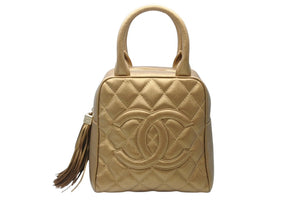 新品同様 CHANEL シャネル ハンドバッグ 9番台 キャビアスキン ココマーク フリンジ ゴールド ゴールド金具 中古 4b011275