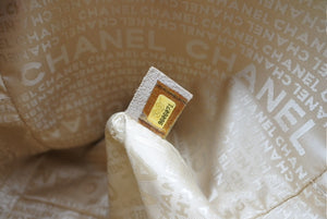 新品同様 CHANEL シャネル ハンドバッグ 9番台 キャビアスキン ココマーク フリンジ ゴールド ゴールド金具 中古 4b011275