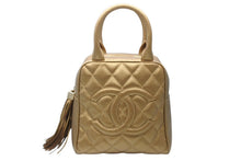 Load image into Gallery viewer, 新品同様 CHANEL シャネル ハンドバッグ 9番台 キャビアスキン ココマーク フリンジ ゴールド ゴールド金具 中古 4b011275