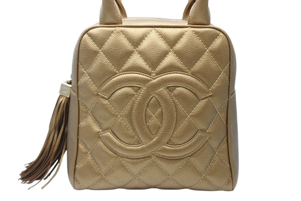 新品同様 CHANEL シャネル ハンドバッグ 9番台 キャビアスキン ココマーク フリンジ ゴールド ゴールド金具 中古 4b011275