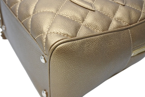 新品同様 CHANEL シャネル ハンドバッグ 9番台 キャビアスキン ココマーク フリンジ ゴールド ゴールド金具 中古 4b011275
