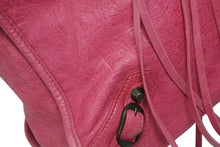Load image into Gallery viewer, BALENCIAGA バレンシアガ Giant City ジャイアント シティ 2WAYバッグ 173084 ピンク ブラック金具 美品 中古 4b011277