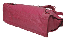 Load image into Gallery viewer, BALENCIAGA バレンシアガ Giant City ジャイアント シティ 2WAYバッグ 173084 ピンク ブラック金具 美品 中古 4b011277