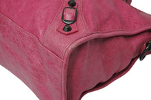 Load image into Gallery viewer, BALENCIAGA バレンシアガ Giant City ジャイアント シティ 2WAYバッグ 173084 ピンク ブラック金具 美品 中古 4b011277