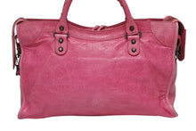 Load image into Gallery viewer, BALENCIAGA バレンシアガ Giant City ジャイアント シティ 2WAYバッグ 173084 ピンク ブラック金具 美品 中古 4b011277