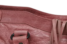 Load image into Gallery viewer, BALENCIAGA バレンシアガ Giant City ジャイアント シティ 2WAYバッグ 173084 ピンク ブラック金具 美品 中古 4b011278