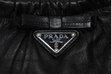 Load image into Gallery viewer, PRADA プラダ ミニワンショルダーバッグ ブラック ラムスキン ブラック イタリア製 シルバー金具 美品 中古 4b011281