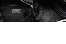 Load image into Gallery viewer, PRADA プラダ ミニワンショルダーバッグ ブラック ラムスキン ブラック イタリア製 シルバー金具 美品 中古 4b011281