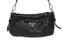 Load image into Gallery viewer, PRADA プラダ ミニワンショルダーバッグ ブラック ラムスキン ブラック イタリア製 シルバー金具 美品 中古 4b011281