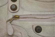 Load image into Gallery viewer, BALENCIAGA バレンシアガ ジャイアント シティ 2WAYバッグ 173084 ベージュ ピンクゴールド金具 イタリア製 美品 中古 4b011282