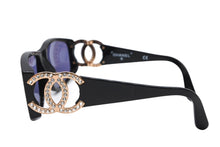 Load image into Gallery viewer, CHANEL シャネル サングラス アイウェア 02461 94305 ココマーク ラインストーン ブラック ゴールド クリア 美品 中古 4b011285