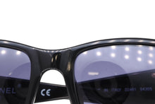 Load image into Gallery viewer, CHANEL シャネル サングラス アイウェア 02461 94305 ココマーク ラインストーン ブラック ゴールド クリア 美品 中古 4b011285