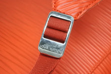 Load image into Gallery viewer, 極美品 LOUIS VUITTON ルイヴィトン クリストファーMM バックパック リュック M23764 エピ XLレザー レッド シルバー金具 中古 4b011304