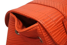 Load image into Gallery viewer, 極美品 LOUIS VUITTON ルイヴィトン クリストファーMM バックパック リュック M23764 エピ XLレザー レッド シルバー金具 中古 4b011304