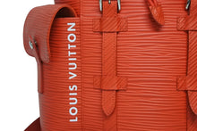 Load image into Gallery viewer, 極美品 LOUIS VUITTON ルイヴィトン クリストファーMM バックパック リュック M23764 エピ XLレザー レッド シルバー金具 中古 4b011304