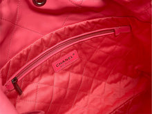 Load image into Gallery viewer, 新品未使用 CHANEL シャネル CHANEL 22 スモール ハンドバッグ AS3260 ランダム番台 ココマーク シャイニーカーフスキン ピンク 中古 4b011318