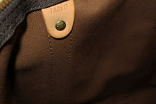 Load image into Gallery viewer, 極美品 LOUIS VUITTON ルイヴィトン キーポル バンドリエール55 ボストンバッグ M41414 モノグラム ブラウン 中古 4b011330