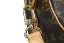 Load image into Gallery viewer, LOUIS VUITTON ルイヴィトン キーポル バンドリエール50 ボストンバッグ M41416 モノグラム PVC レザー 美品 中古 4b011396