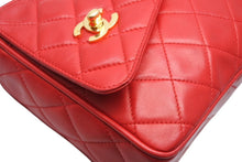 Load image into Gallery viewer, CHANEL シャネル チェーンショルダーバッグ 2番台 ラムスキン ココマーク レッド フリンジ付き ゴールド金具 美品 中古 4b011578