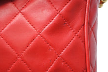 Load image into Gallery viewer, CHANEL シャネル チェーンショルダーバッグ 2番台 ラムスキン ココマーク レッド フリンジ付き ゴールド金具 美品 中古 4b011578