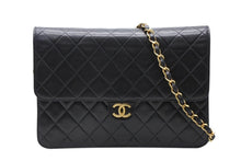 Load image into Gallery viewer, CHANEL シャネル Sフラップ チェーンショルダーバッグ 2番台 ラムスキン ココマーク ブラック ゴールド金具 美品 中古 4b011356