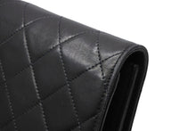 Load image into Gallery viewer, CHANEL シャネル Sフラップ チェーンショルダーバッグ 2番台 ラムスキン ココマーク ブラック ゴールド金具 美品 中古 4b011356