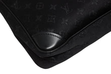 Load image into Gallery viewer, 極美品 LOUIS VUITTON ルイヴィトン リトル ブローニュ ハンドバッグ M92142 モノグラム サテン ブラック 中古 4b011360
