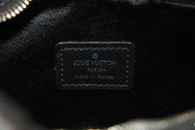 Load image into Gallery viewer, 極美品 LOUIS VUITTON ルイヴィトン リトル ブローニュ ハンドバッグ M92142 モノグラム サテン ブラック 中古 4b011360