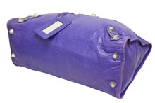 Load image into Gallery viewer, BALENCIAGA バレンシアガ Giant City ジャイアント シティ 2WAYバッグ 177287 レザー パープル シルバー金具 美品 中古 4b011367