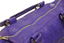 Load image into Gallery viewer, BALENCIAGA バレンシアガ Giant City ジャイアント シティ 2WAYバッグ 177287 レザー パープル シルバー金具 美品 中古 4b011367