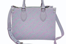 Load image into Gallery viewer, LOUIS VUITTON ルイヴィトン オンザゴーPM 2WAYバッグ M46067 モノグラム アンプラント ブルー ピンク シルバー金具 美品 中古 4b011597