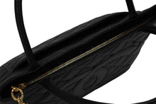 Load image into Gallery viewer, 極美品 CHANEL シャネル 復刻トート トートバッグ A01804 8番台 ココマーク キャビアスキン ブラック ゴールド金具 中古 4b011383