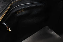 Load image into Gallery viewer, 極美品 CHANEL シャネル 復刻トート トートバッグ A01804 8番台 ココマーク キャビアスキン ブラック ゴールド金具 中古 4b011383