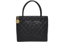 Load image into Gallery viewer, 極美品 CHANEL シャネル 復刻トート トートバッグ A01804 8番台 ココマーク キャビアスキン ブラック ゴールド金具 中古 4b011383