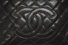 Load image into Gallery viewer, CHANEL シャネル Shoulder Bag ショルダーバッグ キャビアスキン トートバッグ 美品 中古 4b011349