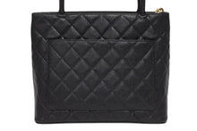 Load image into Gallery viewer, 極美品 CHANEL シャネル 復刻トート トートバッグ A01804 8番台 ココマーク キャビアスキン ブラック ゴールド金具 中古 4b011383