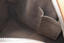 Load image into Gallery viewer, 極美品 LOUIS VUITTON ルイヴィトン モノグラムマルチカラー プリシラ M40097 ハンドバッグ ノワール ブラック ゴールド金具 中古 4b011385