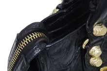 Load image into Gallery viewer, 極美品 BALENCIAGA バレンシアガ ハンドバッグ ジャイアントミニシティ ショルダーバッグ ブラック ラムスキン 309544 ゴールド金具 中古 4b011365