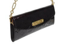 Load image into Gallery viewer, 極美品 LOUIS VUITTON ルイヴィトン サンセット ブルーバード ワンショルダーバッグ M93542 モノグラム ヴェルニ アマラント 中古 4b011390